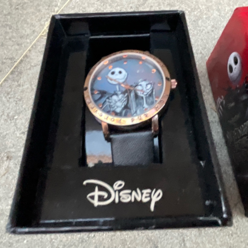 Nightmare Beofre Christmas Watch Jack + Sally Forever - Picture 4 of 7